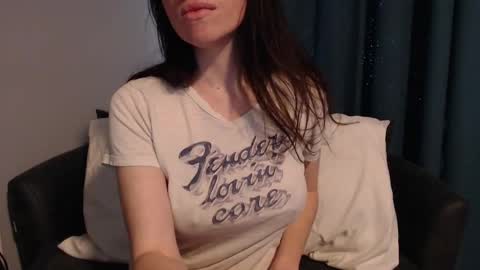 Snapshot of tinyytina chatting on 8, 1, 2025 TinyyTina online show from 8, 1, 2025