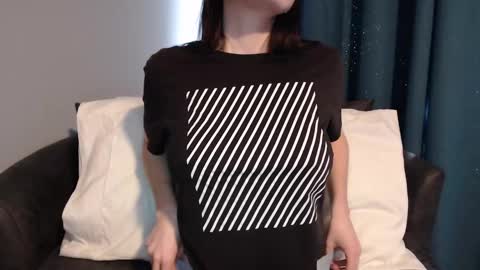 Snapshot of tinyytina chatting on 10, 1, 2025 TinyyTina online show from 10, 1, 2025