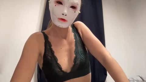 Snapshot of tipsytinkerbell chatting on 25, 10, 2025 Tinks online show from 25, 10, 2025