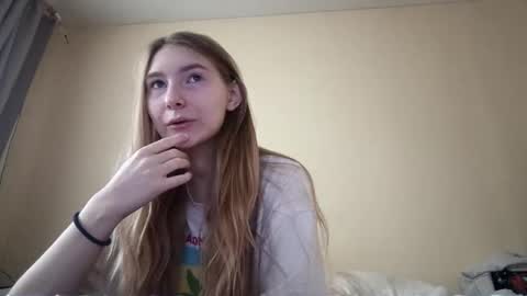 Hi Im Carry 18 years old online show from 5, 11, 2025