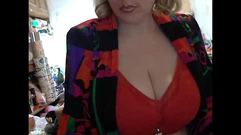 Snapshot of tittylina chatting on 8, 11, 2025 tittylina online show from 8, 11, 2025