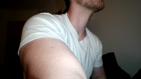 Snapshot of tiwe_ chatting on 17, 6, 2026 HornyGentleman online show from 17, 6, 2026