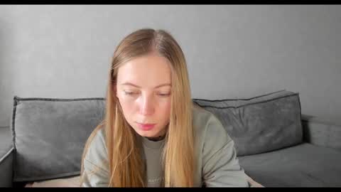 Snapshot of tixxxy chatting on 6, 11, 2025 Maria online show from 6, 11, 2025