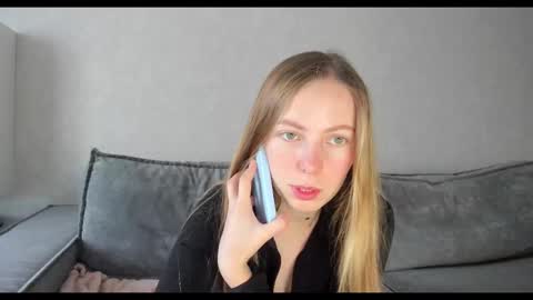 Snapshot of tixxxy chatting on 24, 11, 2025 Maria online show from 24, 11, 2025