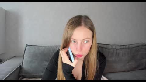 Snapshot of tixxxy chatting on 1, 12, 2025 Maria online show from 1, 12, 2025