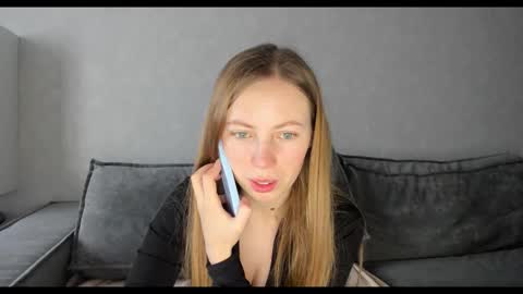 Snapshot of tixxxy chatting on 3, 12, 2025 Maria online show from 3, 12, 2025