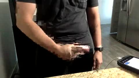 Snapshot of tnich28 chatting on 14, 10, 2025 tnich28 online show from 14, 10, 2025