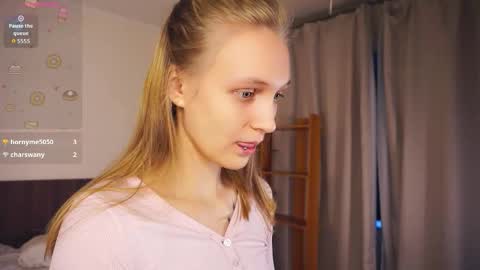 Snapshot of tobicovitt chatting on 20, 11, 2025 Mary online show from 20, 11, 2025