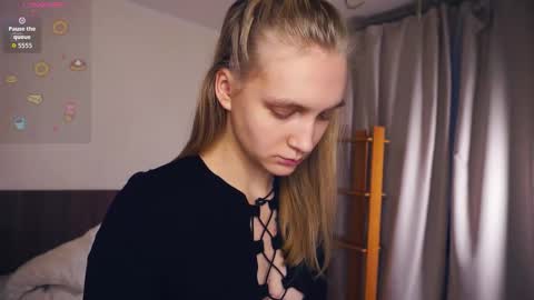 Snapshot of tobicovitt chatting on 21, 11, 2025 Mary online show from 21, 11, 2025