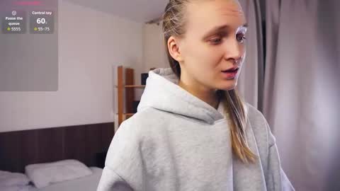 Snapshot of tobicovitt chatting on 5, 12, 2025 Mary online show from 5, 12, 2025