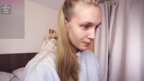 Snapshot of tobicovitt chatting on 15, 12, 2025 Mary online show from 15, 12, 2025