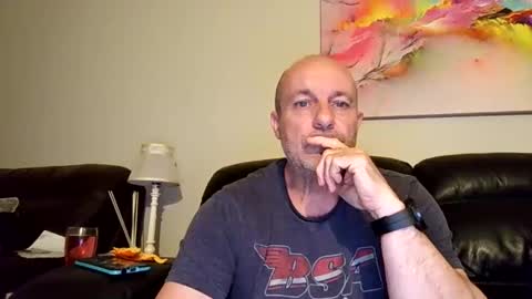 Snapshot of toerag69 chatting on 8, 10, 2025 toerag69 online show from 8, 10, 2025