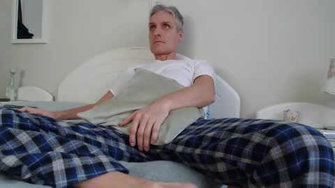 Daniel Bisexual uncut 20cm online show from 8, 2, 2025