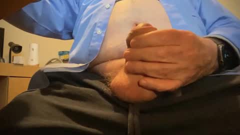 Snapshot of togbear chatting on 2, 1, 2025 Togbear online show from 2, 1, 2025