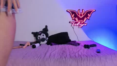   Independent model online show from 11, 3, 2025