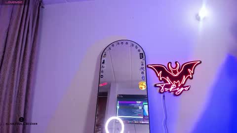   Independent model online show from 5, 10, 2025