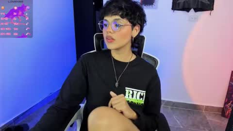 Snapshot of tokyo_uwu chatting on 21, 10, 2025 sofi 3 online show from 21, 10, 2025