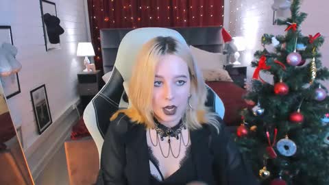 Tolli Moll online show from 14, 12, 2024