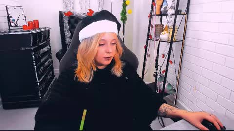 Tolli Moll online show from 24, 12, 2024