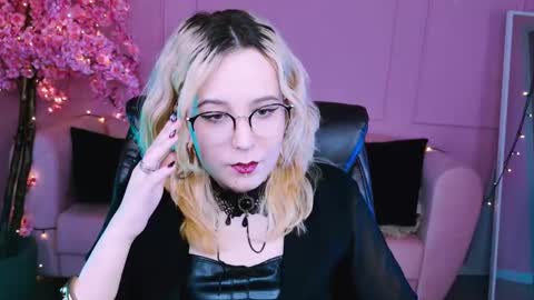 Tolli Moll online show from 14, 1, 2025