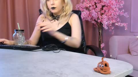 Tolli Moll online show from 31, 1, 2025