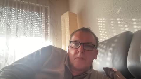 Tom online show from 8, 2, 2025