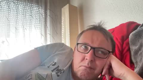 Tom online show from 9, 3, 2025