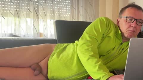 Tom online show from 11, 4, 2026