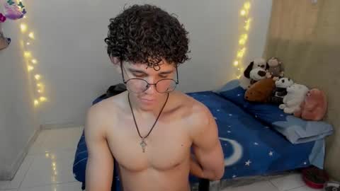 Snapshot of tom_blue10 chatting on 17, 12, 2025 Tom Blue online show from 17, 12, 2025