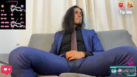 Snapshot of tom_blunt96 chatting on 5, 11, 2025 TOM online show from 5, 11, 2025