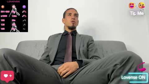 Snapshot of tom_blunt96 chatting on 16, 12, 2025 TOM online show from 16, 12, 2025