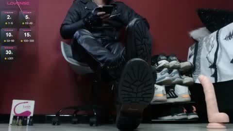 Snapshot of tom_brown12 chatting on 5, 12, 2024 Tom online show from 5, 12, 2024