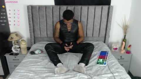 Snapshot of tom_brown12 chatting on 13, 12, 2024 Tom online show from 13, 12, 2024