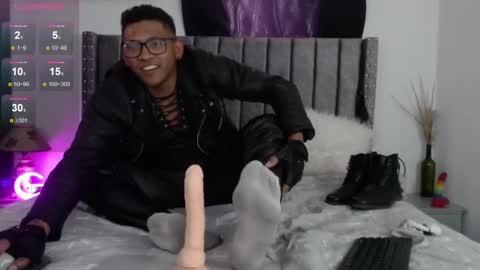 Snapshot of tom_brown12 chatting on 19, 12, 2024 Tom online show from 19, 12, 2024