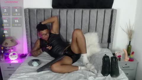 Snapshot of tom_brown12 chatting on 19, 12, 2024 Tom online show from 19, 12, 2024