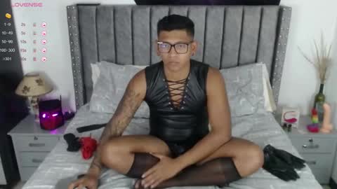 Snapshot of tom_brown12 chatting on 21, 12, 2024 Tom online show from 21, 12, 2024