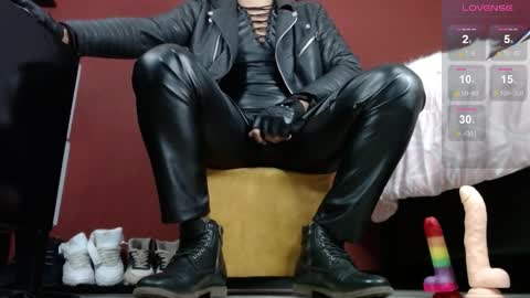 Snapshot of tom_brown12 chatting on 30, 1, 2025 Tom online show from 30, 1, 2025