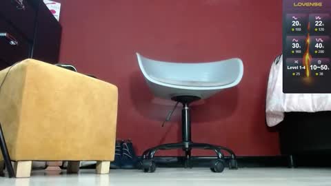 Snapshot of tom_brown12 chatting on 14, 2, 2025 Tom online show from 14, 2, 2025