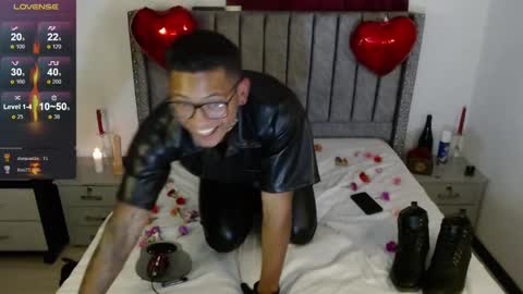 Snapshot of tom_brown12 chatting on 15, 2, 2025 Tom online show from 15, 2, 2025