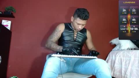 Snapshot of tom_brown12 chatting on 17, 2, 2025 Tom online show from 17, 2, 2025