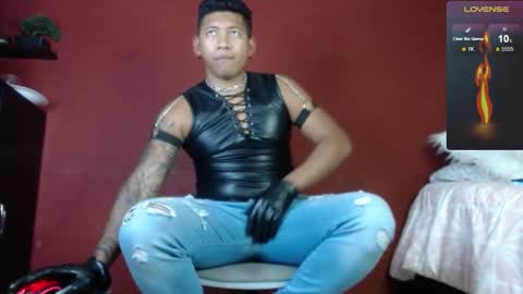 Snapshot of tom_brown12 chatting on 19, 2, 2025 Tom online show from 19, 2, 2025