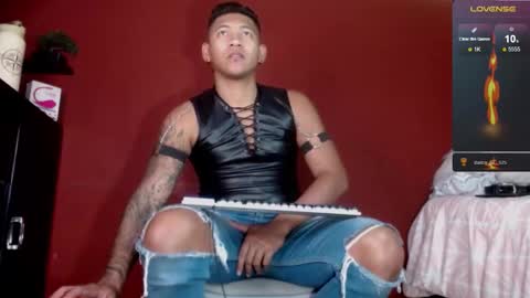 Snapshot of tom_brown12 chatting on 23, 2, 2025 Tom online show from 23, 2, 2025