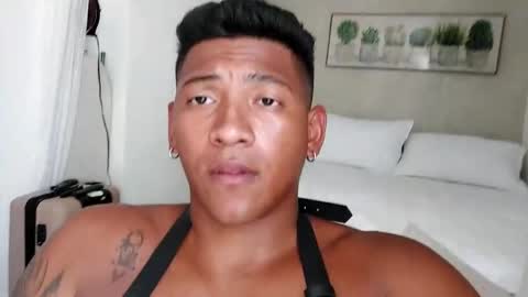 Snapshot of tom_brown12 chatting on 8, 3, 2025 Tom online show from 8, 3, 2025