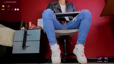 Snapshot of tom_brown12 chatting on 29, 10, 2025 Tom online show from 29, 10, 2025