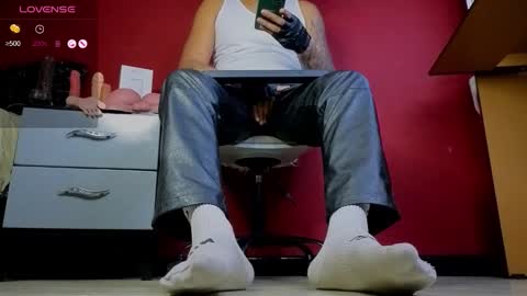 Snapshot of tom_brown12 chatting on 1, 12, 2025 Tom online show from 1, 12, 2025