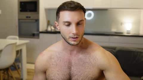 Tom online show from 11, 11, 2025