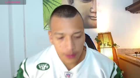 Tom muscle1 online show from 17, 1, 2025