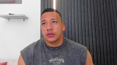 Tom muscle1 online show from 11, 9, 2025