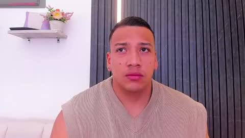 Tom muscle1 online show from 18, 9, 2025