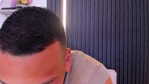 Tom muscle1 online show from 25, 9, 2025